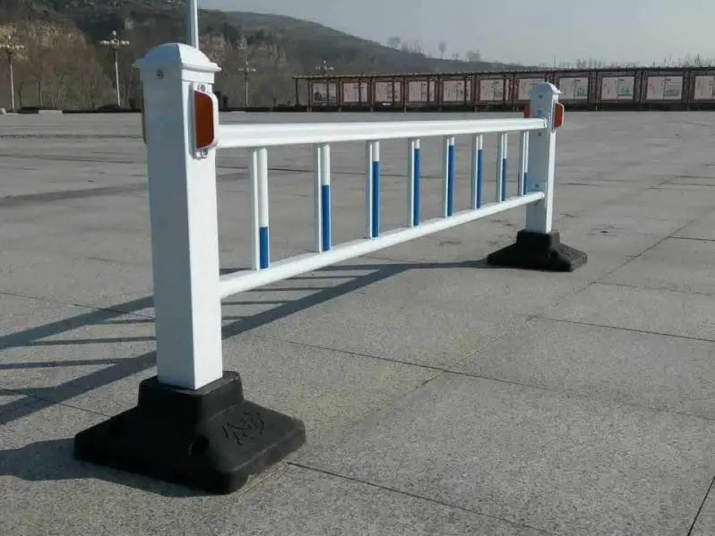 包頭道路中間護(hù)欄