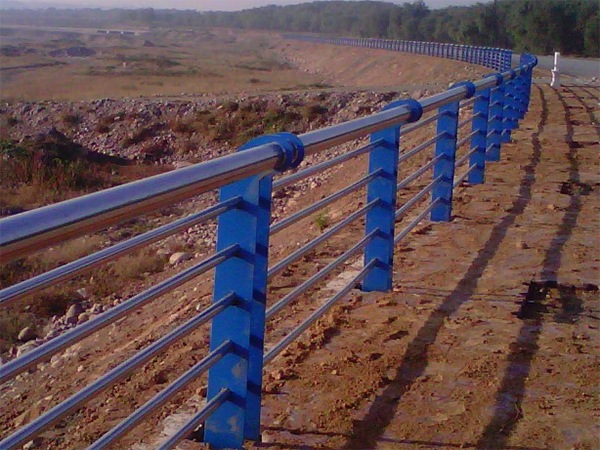 不銹鋼道路護(hù)欄